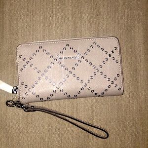 NWT Michael Kors wristlet